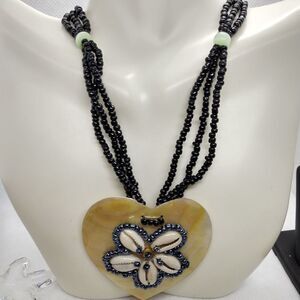 Mother of pearl shell‎ heart beauty necklace